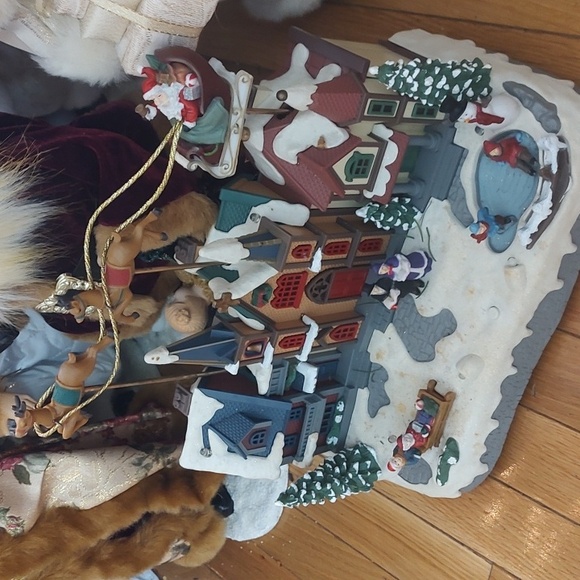 Santa Sleigh Village Decor - Picture 8 of 8